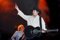 Filename=DSC_0752-LeeKernaghan.JPG
Filesize=170KB
Dimensions=800x533
Date added=Mar 31, 2008 DSC_0752-LeeKernaghan.JPG